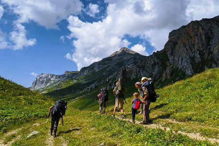 How to Pack a Hiking Bag for a Family Day Out